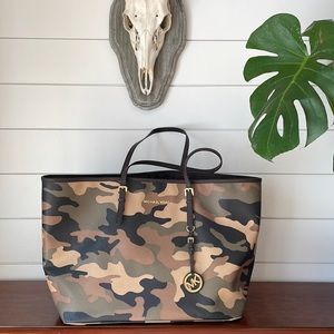 MICHAEL KORS Camo JET SET TOTE *rare*